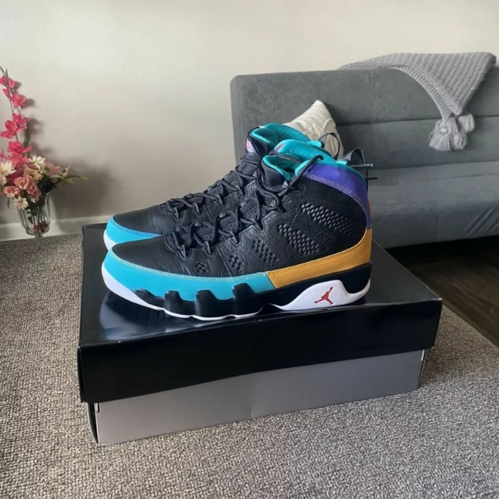Air Jordan Retro 9 Canyon Gold